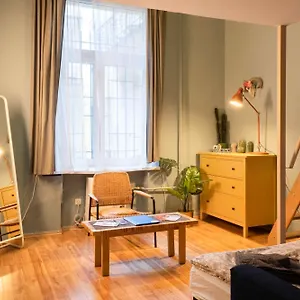 lovely-apartment-in-kazinczy-street.inbudapesthotels.com/